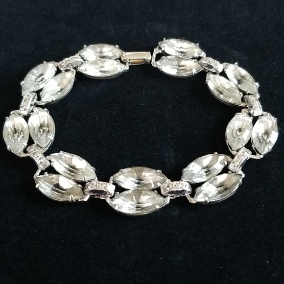 Vintage Mid Century Elegant Smoke Marquis Crystal Silver Tone Bracelet - Picture 3 of 16